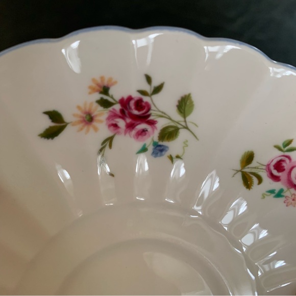 Vintage Royal Tuscan Tea Cup & Saucer. Fine English Bone China - Picture 7 of 7